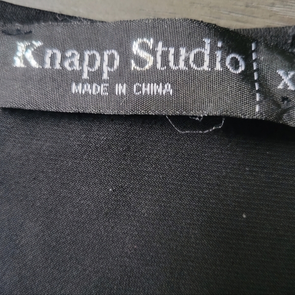 SOLD SOLD SOLD Knapp Studio Top XL Black & White - Picture 2 of 2